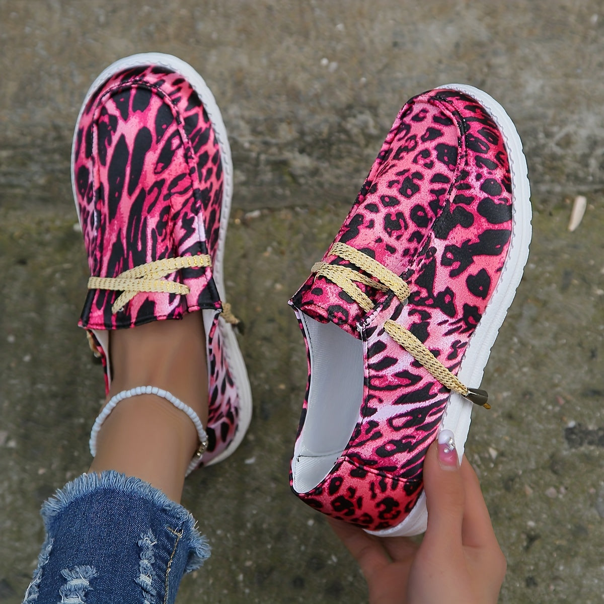 Leopard Print Canvas Shoes Low Top Lace Up Women's Walking Shoes