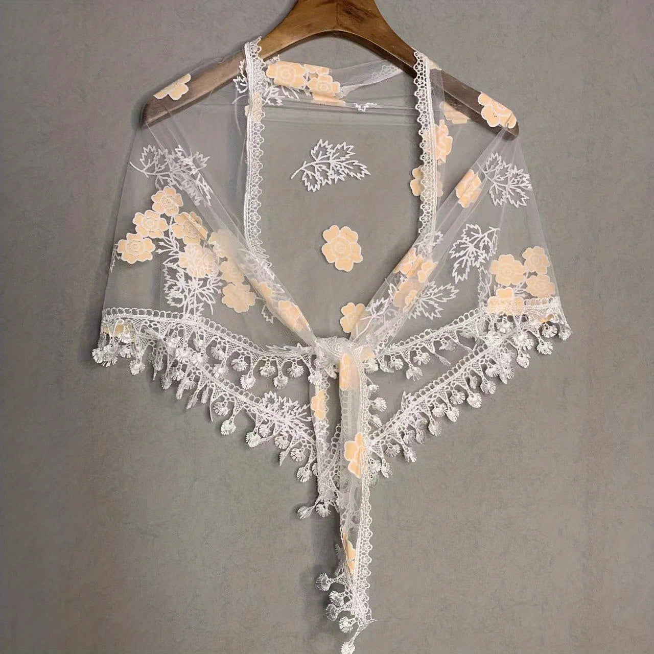Vintage Lace Triangle Scarf Veil Flower Embroidery Mantilla Head Covering