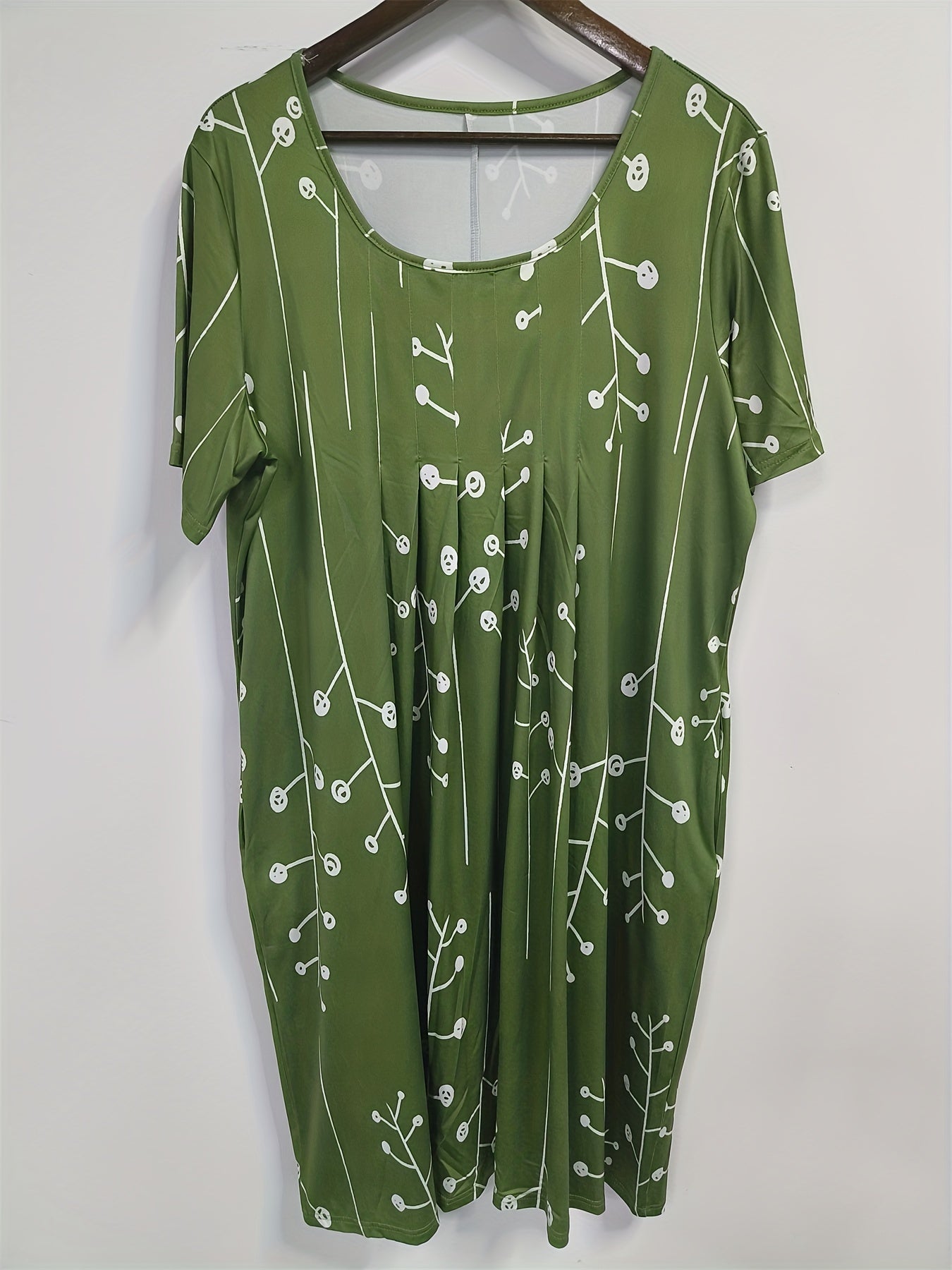 Women's Plus Floral Print Short Sleeve Pleated Dress With Pockets