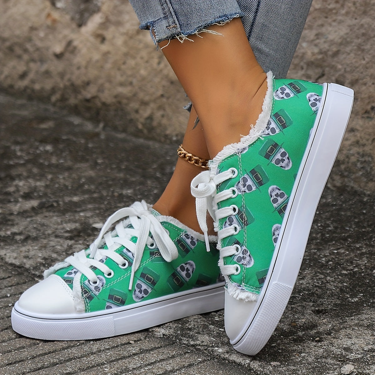 Halloween Skull Print Round Toe Flat Skate Shoes