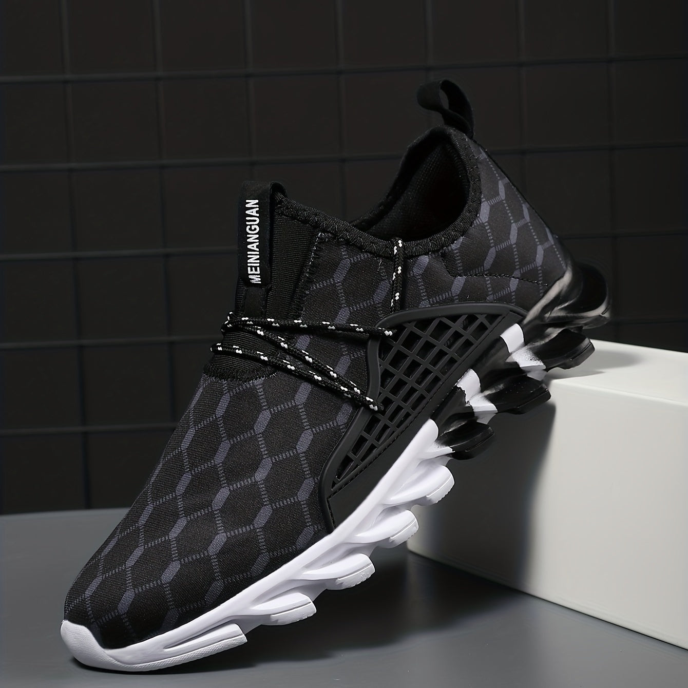Men's Blade Sneakers Casual Breathable Shock Absorption Lace up Shoes