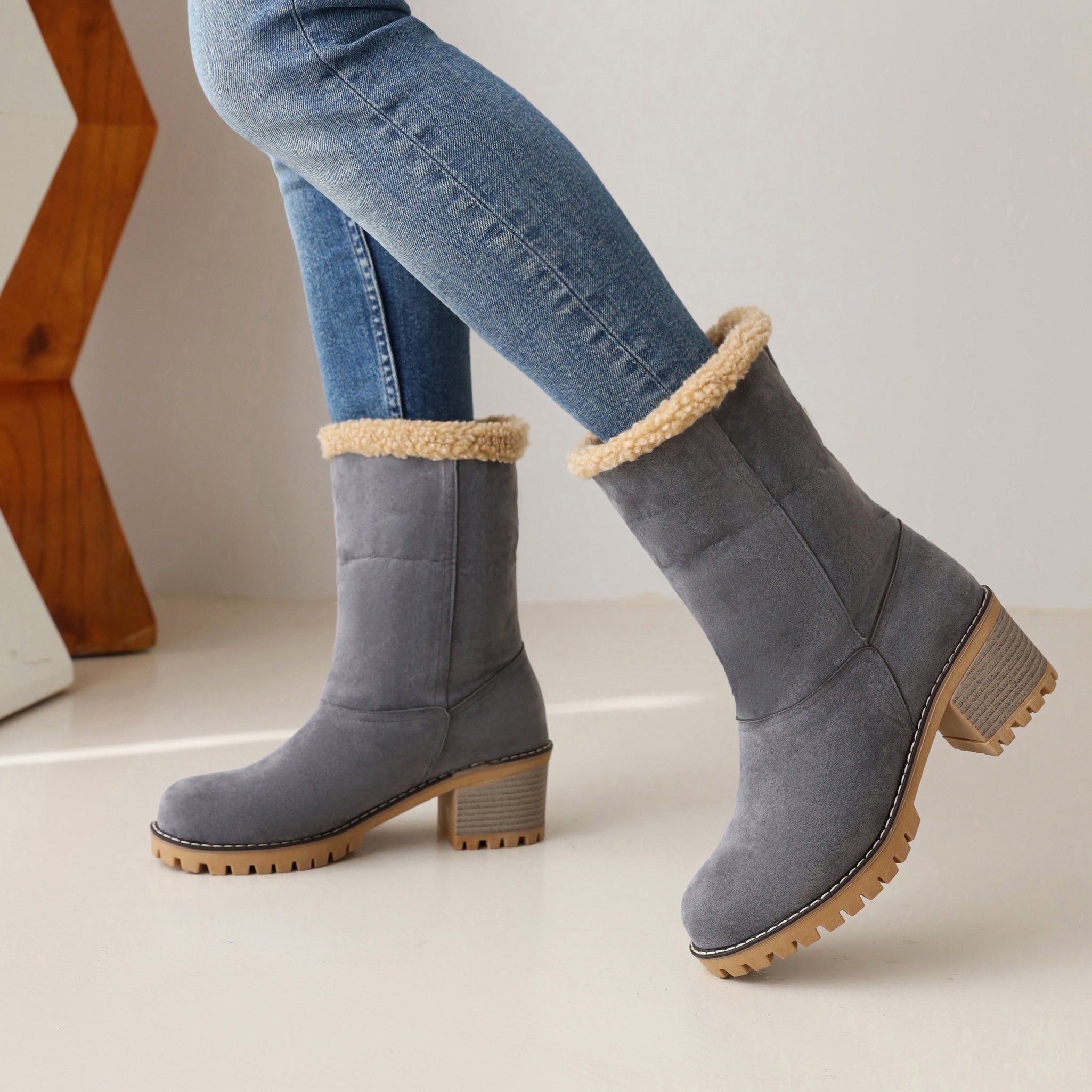 Women's Plush Lined Ankle Boots Thermal Round Toe Chunky Heeled Boots