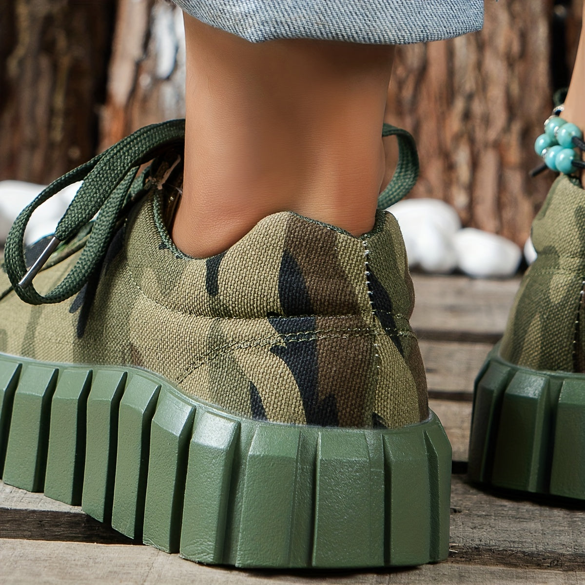 Women's Camo Platform Sneakers Lace Up Outdoor Canvas Running Shoes