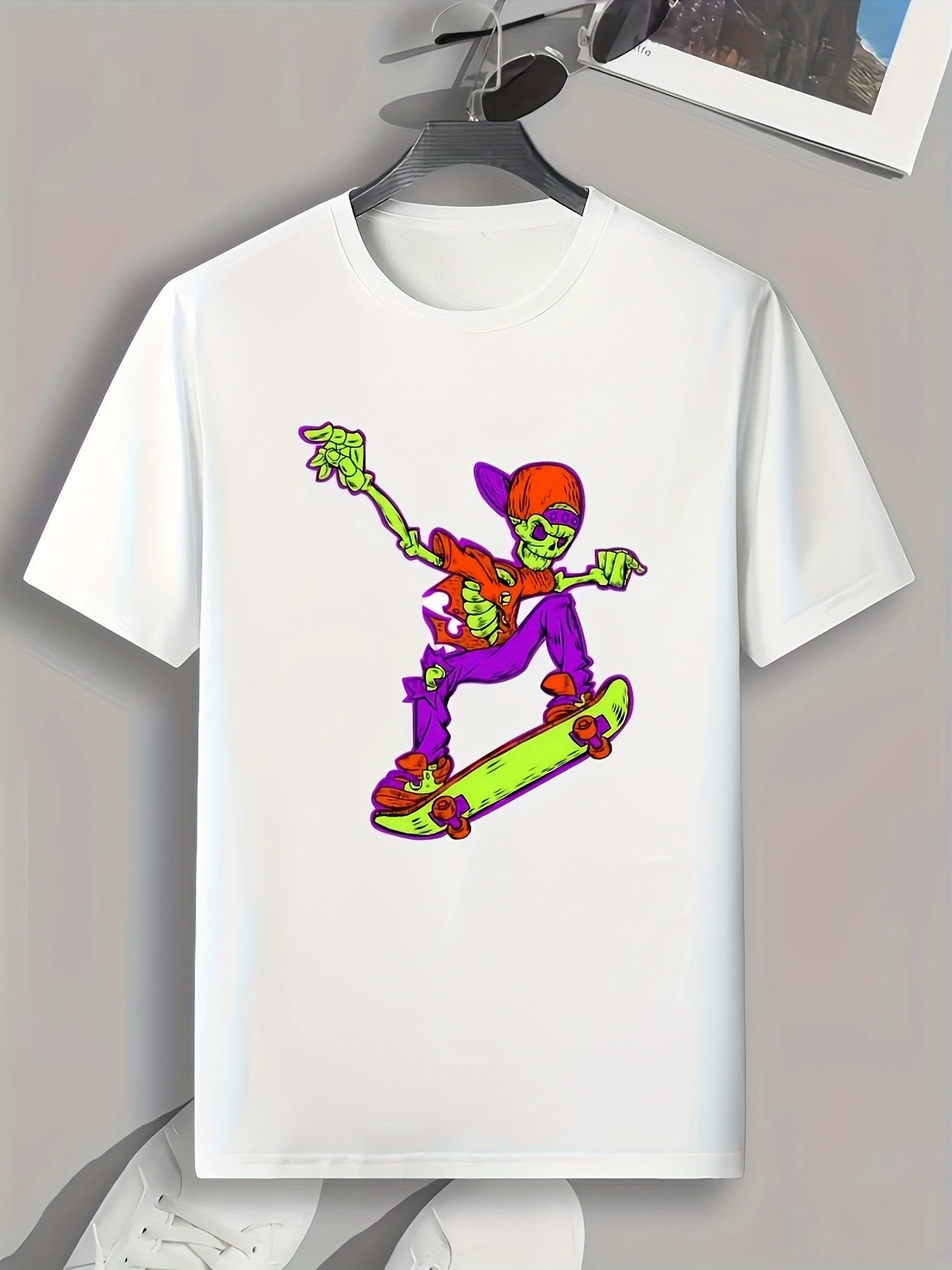 Skeleton Print Men's Graphic T-shirt for Summer
