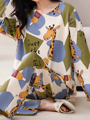 Giraffe Print Pajama Set Long Sleeve Crew Neck Top & Lounge Pants