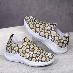 Daisy Print Non Slip Comfortable Running Shoes Elastic Slip On Sneakers