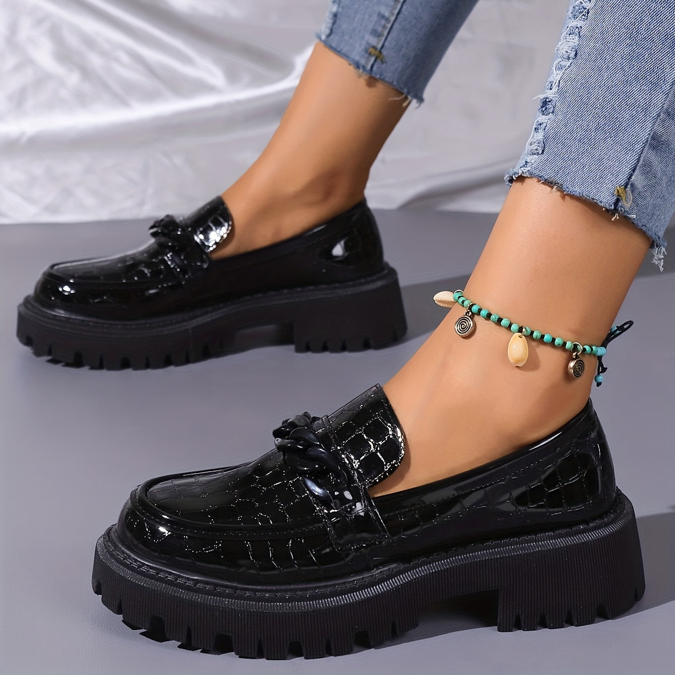Women's Platform Loafers Round Toe Chain Decor Patent Leather Shoes