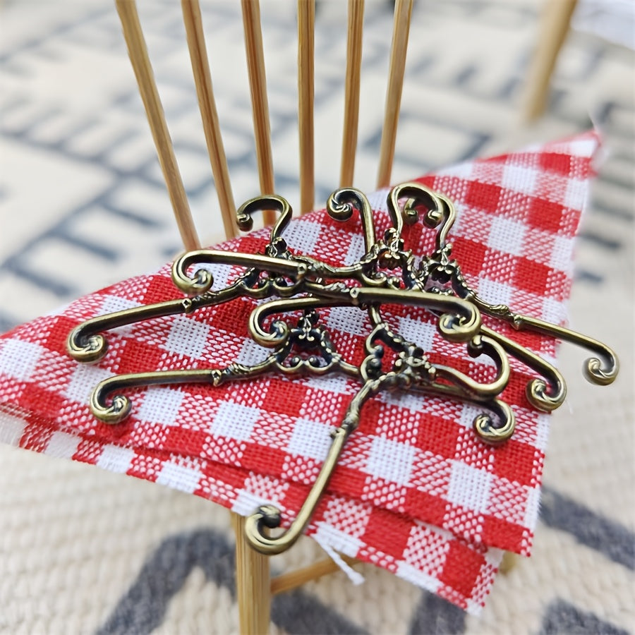 Dollhouse Furniture Props Metal Clothes Hanger Home Scene Accessories
