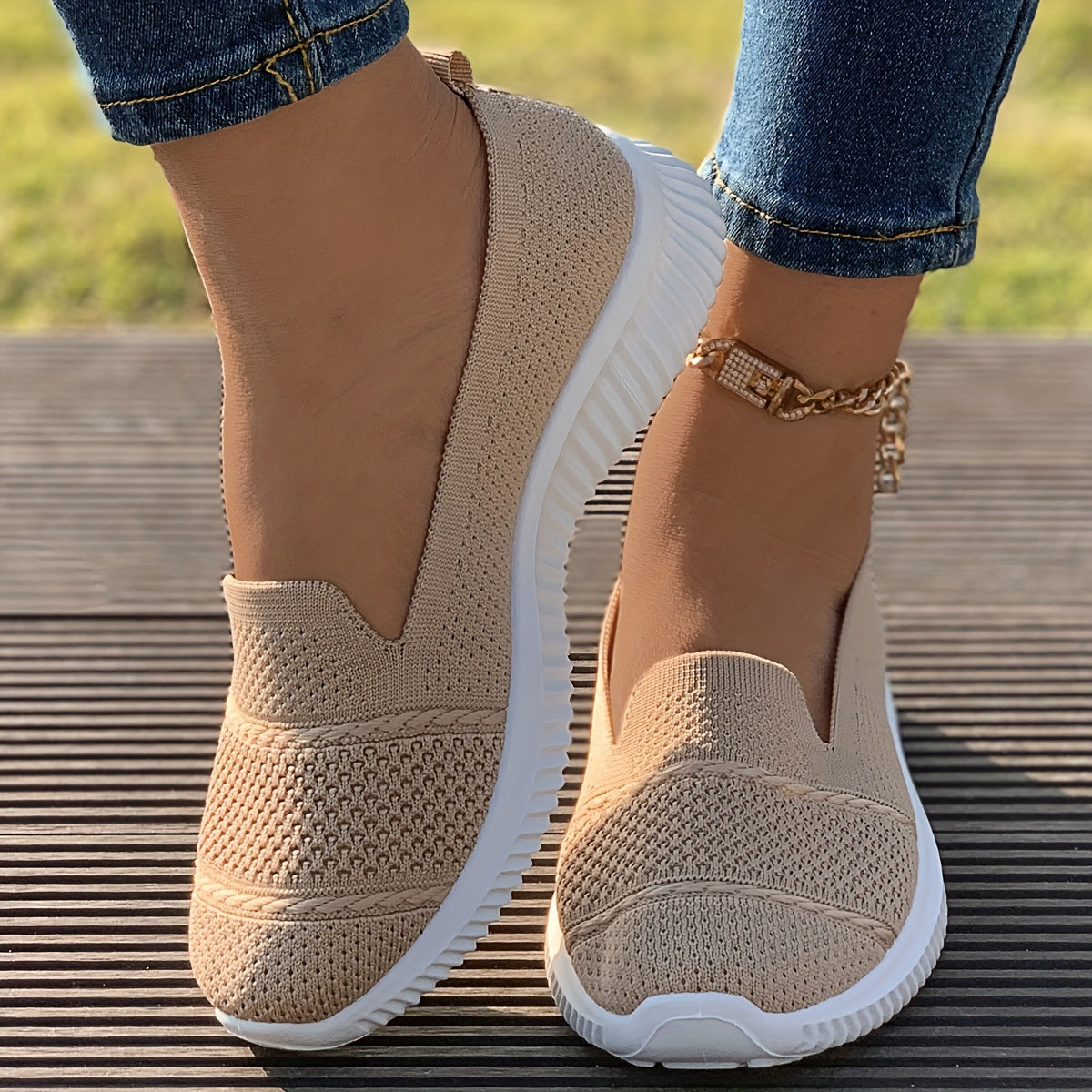 Women's Casual Lightweight Breathable Walking Shoes Low Top Sport Flat Shoes
