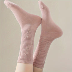 Women's Plus Size Crew Socks Set - Ripped Minimalist Solid Crew Socks 6pcs
