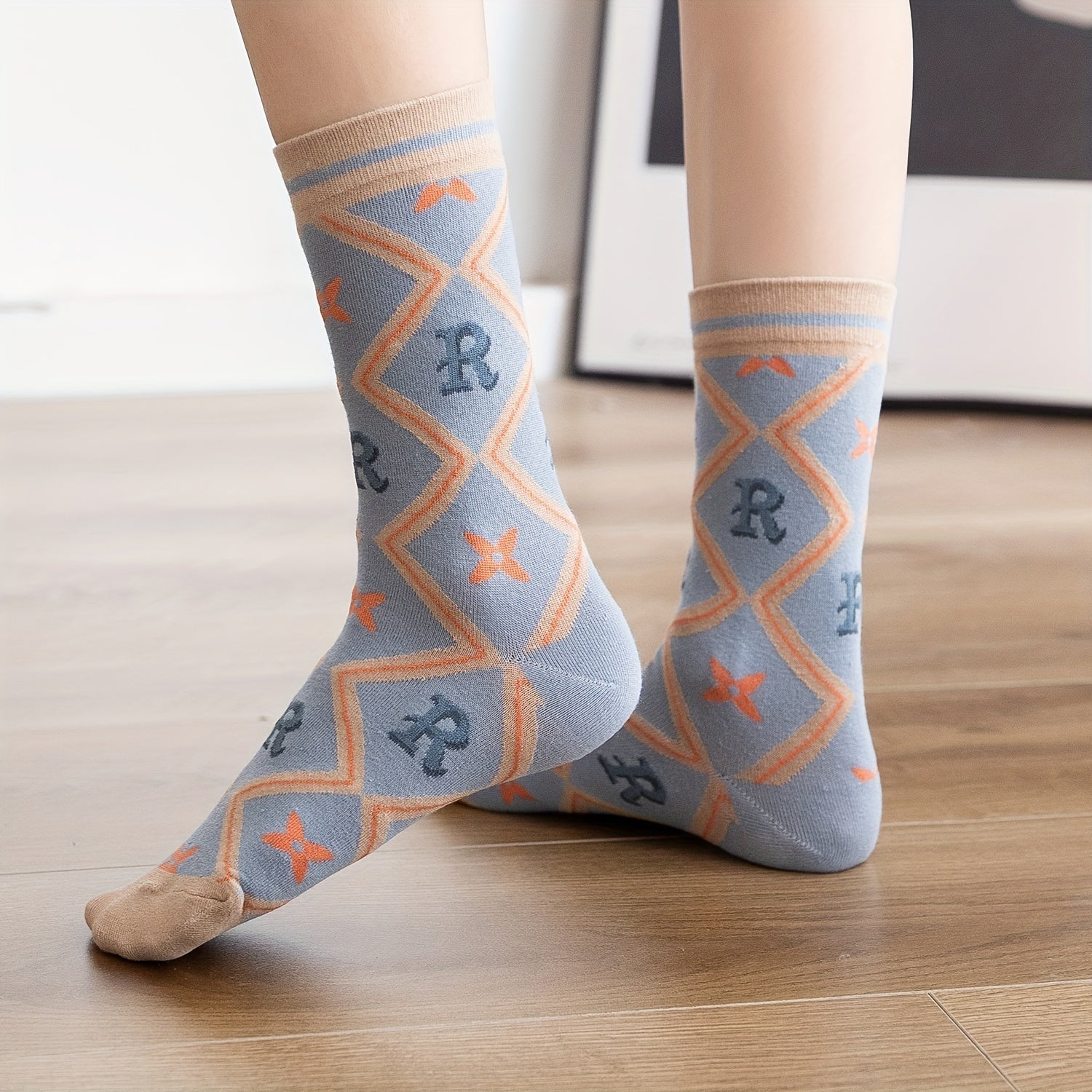 4 Pairs Letter Print Sports Socks Soft & Comfy Mid Tube Women's Stockings