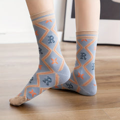 4 Pairs Letter Print Sports Socks Soft & Comfy Mid Tube Women's Stockings