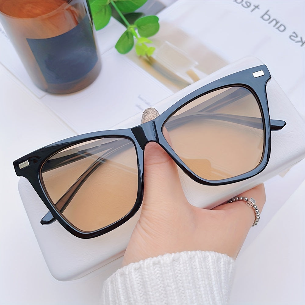Retro Tortoiseshell Rivet Sunglasses UV400 Sun Shades