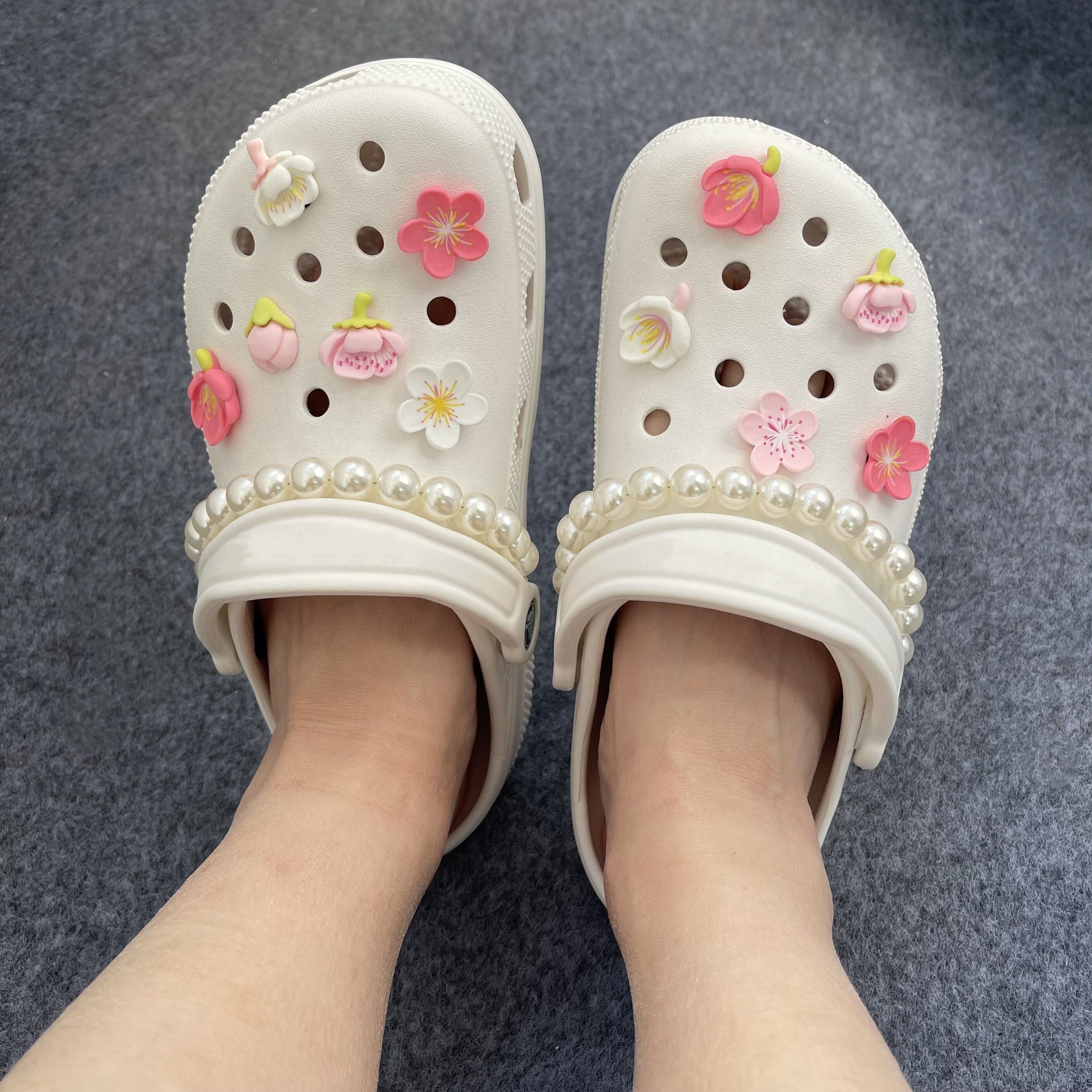 Peach Blossom Hole Shoes Accessories Pearl Necklace