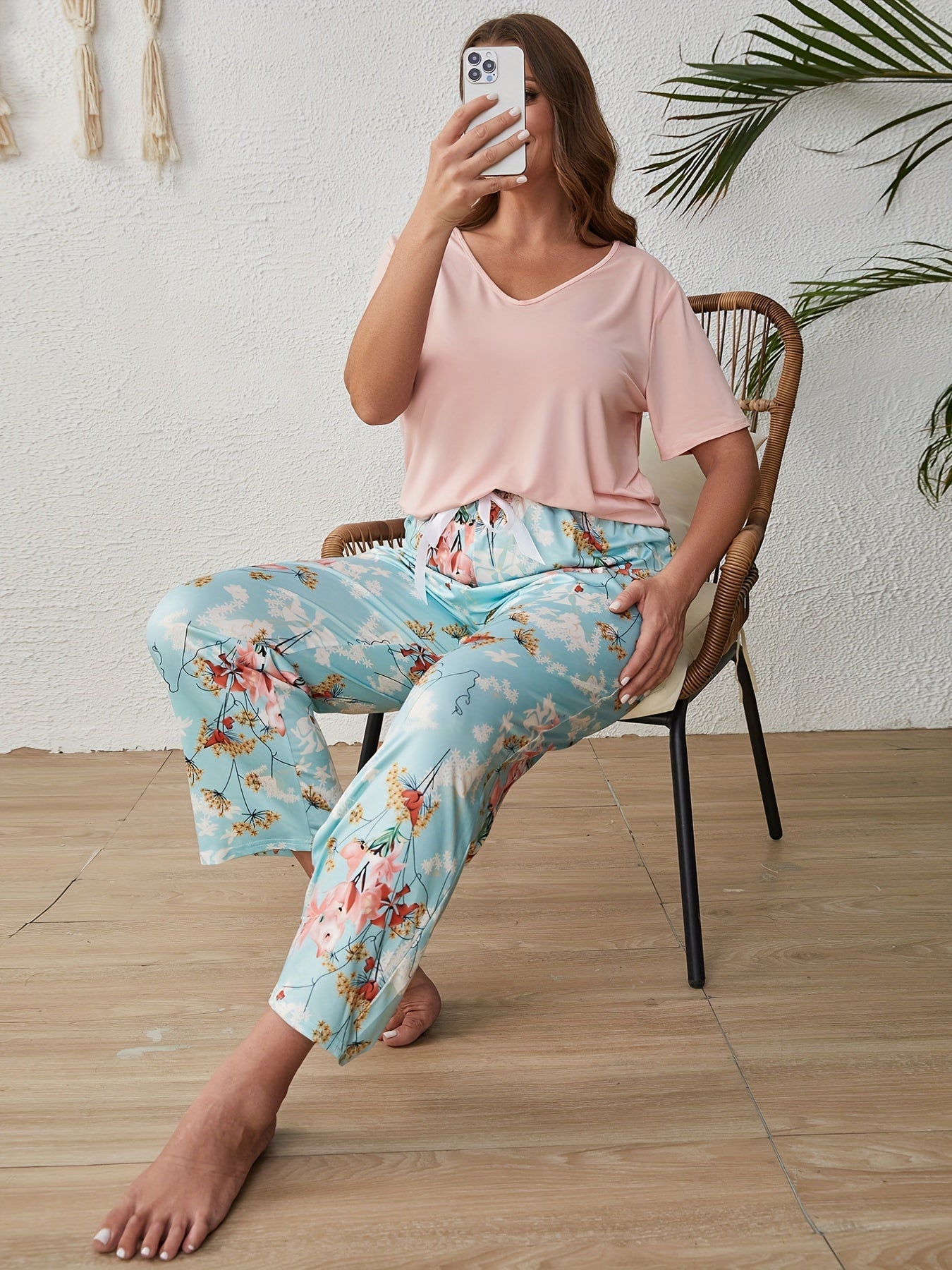 Casual Pajamas Set Women's Plus Soft Tee & Floral Print Pants