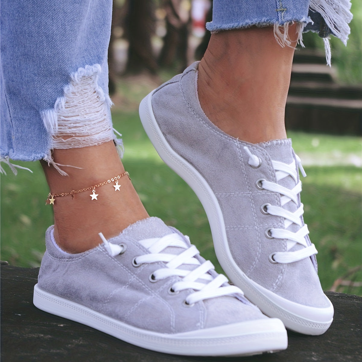 Gray Low Top Casual Walking Shoes Lace Up Flat Skate Shoes