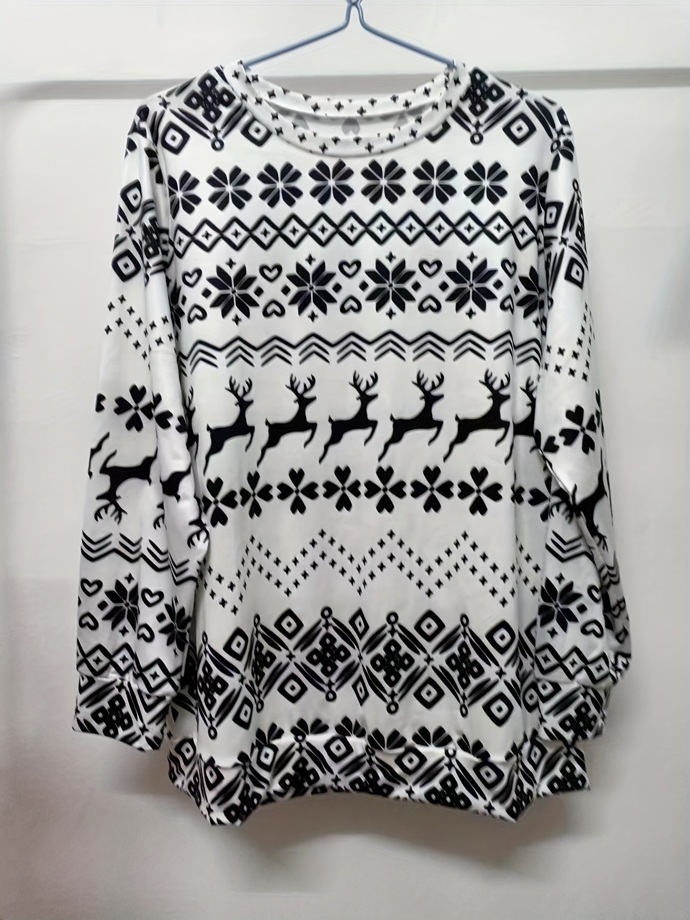 Christmas Sports Top Women's Plus Deer & Geo Print Pullover