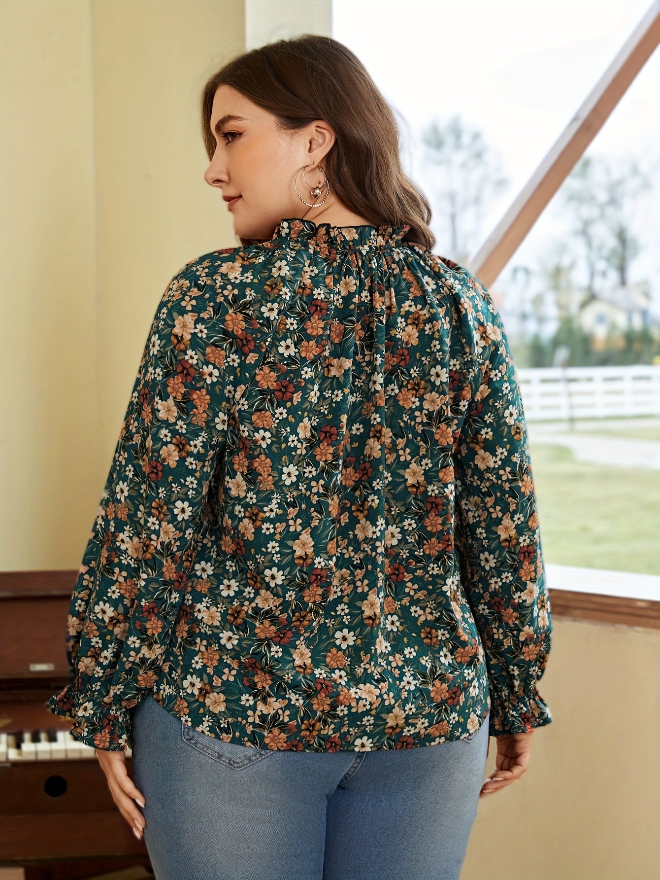 Ditsy Print Long Sleeve V Neck Keyhole Tie Top