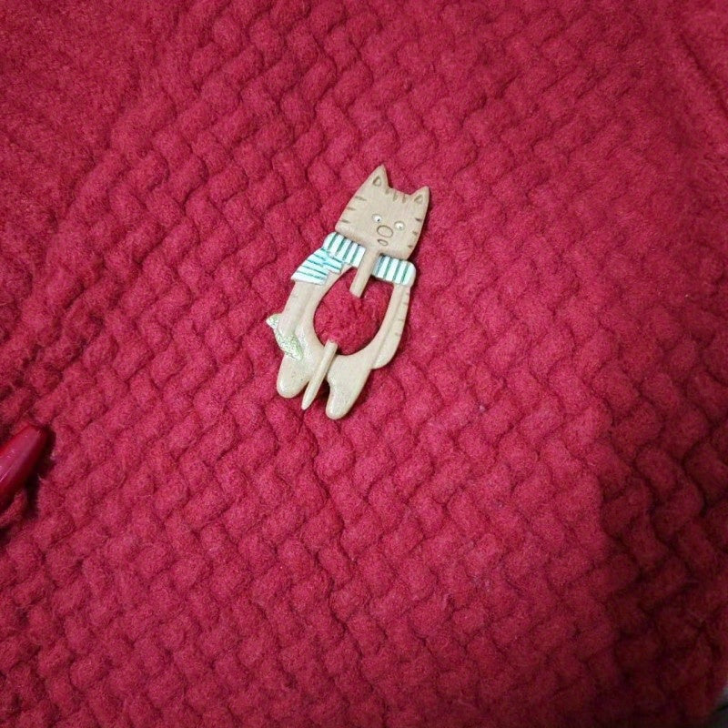 Wooden Cat Wearing Scarf Pin - Animal Pattern Pin For Girls