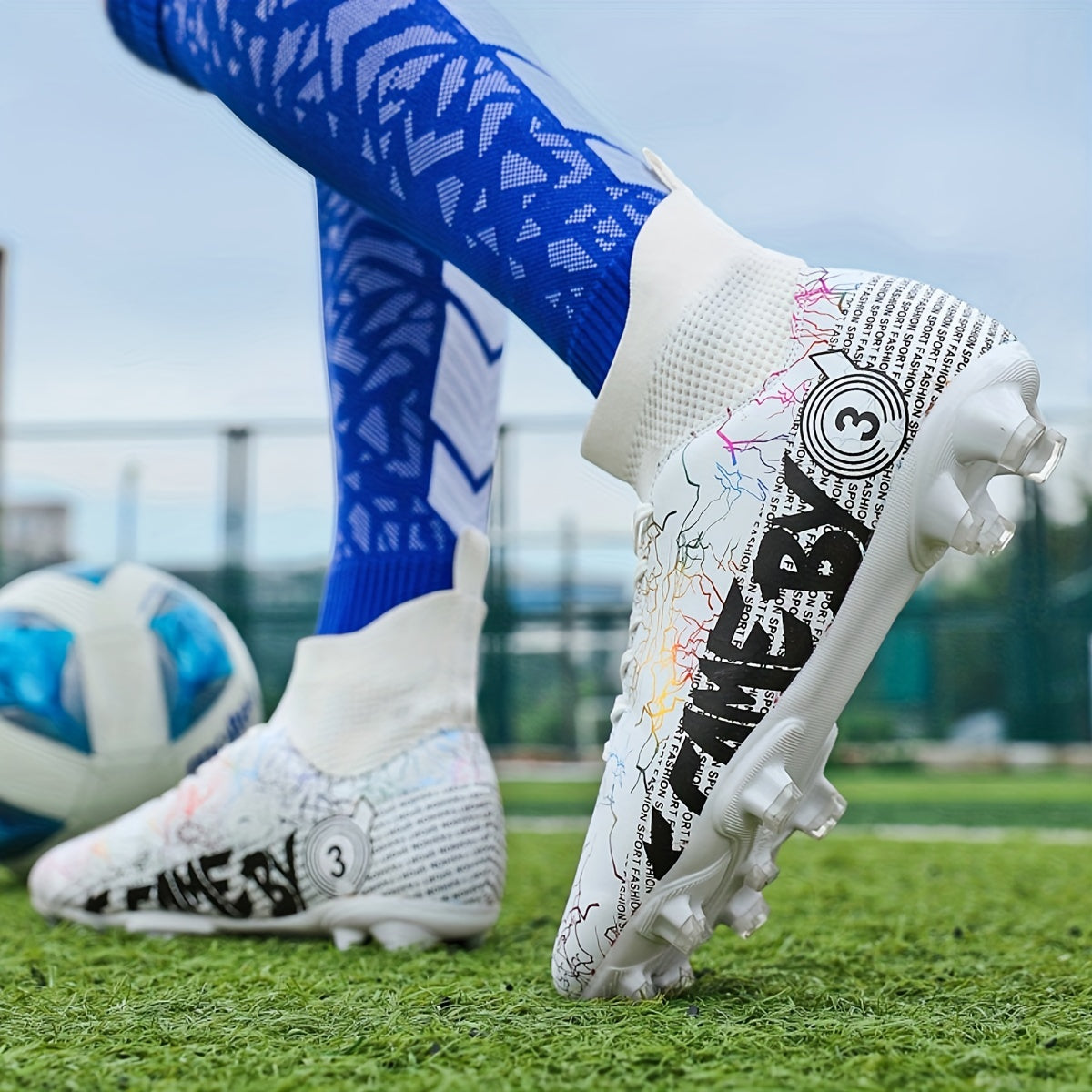 Men's Non Slip Soccer Shoes Outdoor Football Shoes Lightweight Breathable Cleats