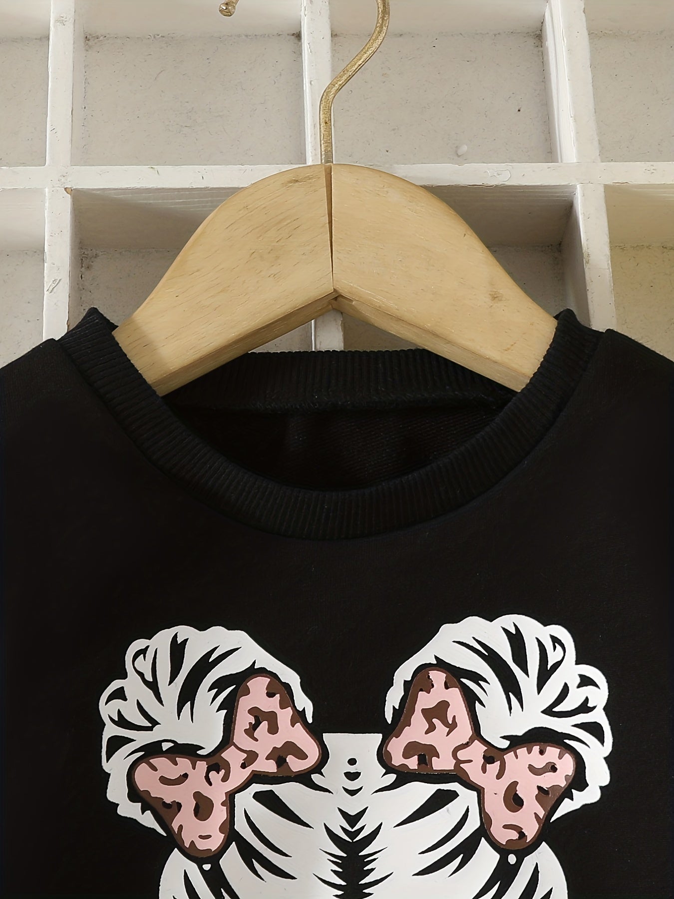 Leopard Portrait Girls Pullover Sweatshirt
