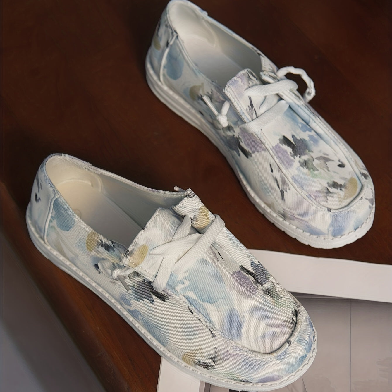 Women's Ink Painting Canvas Shoes Lace Up Lightweight Low Top Shoes