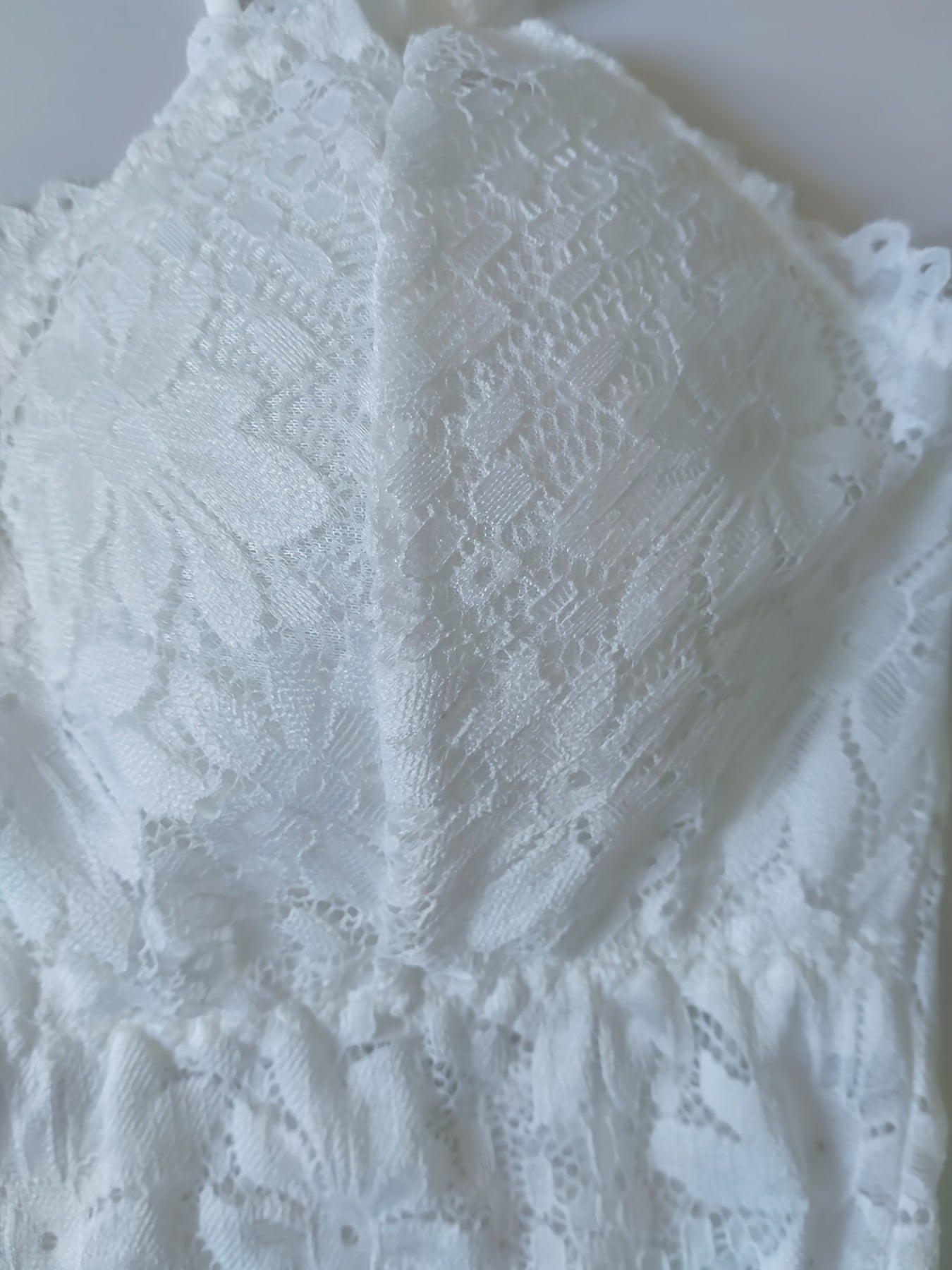 Floral Lace Wireless Bra with Scallop Trim Straps