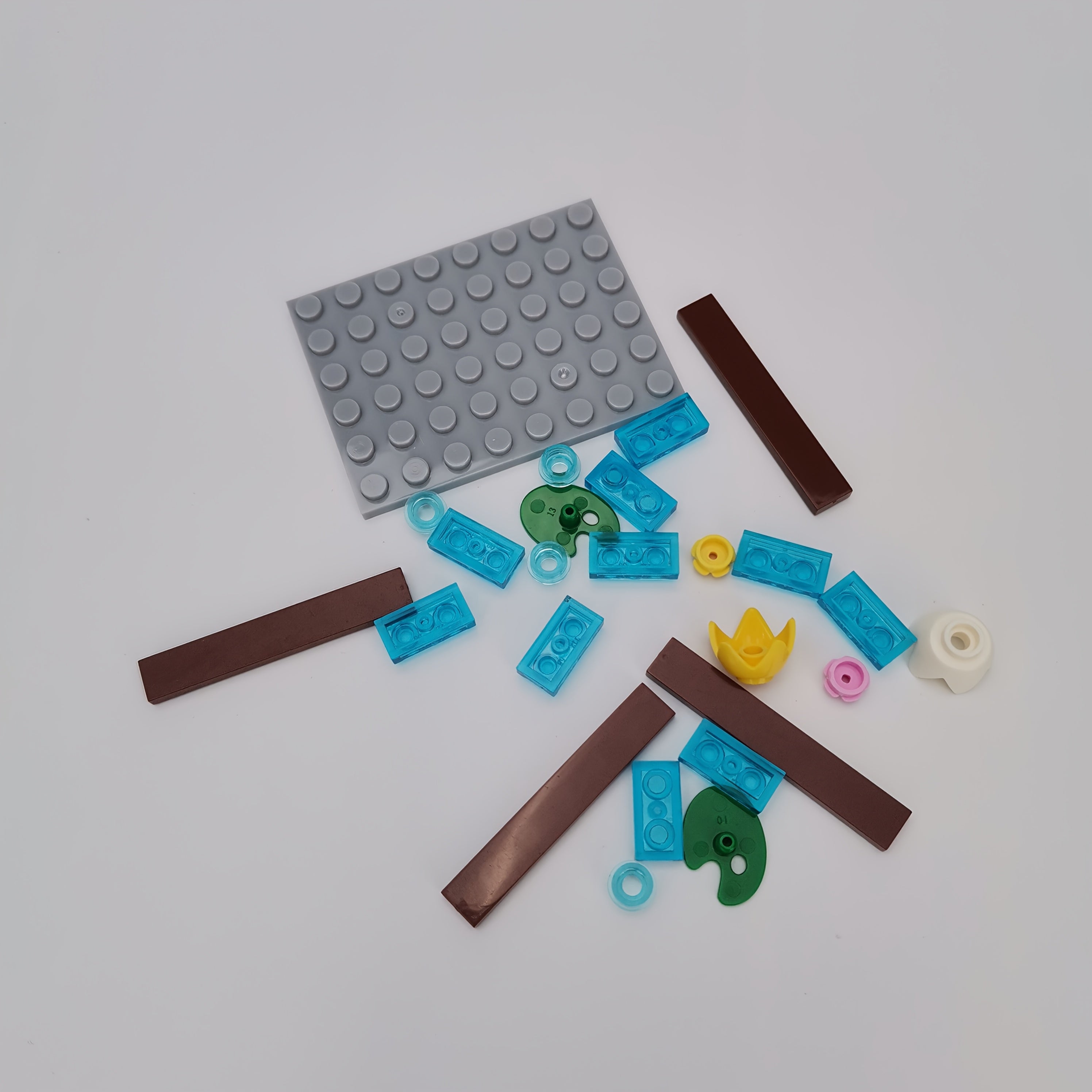 Interlocking Building Blocks for Lotus Pond
