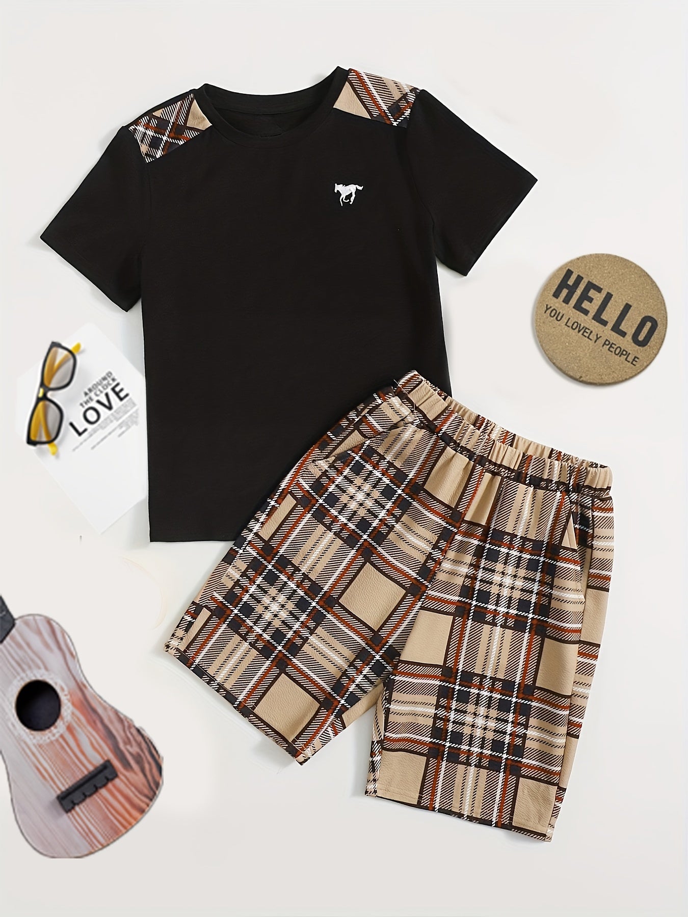 Boy's Plaid Print T-Shirt & Shorts Set with Horse Print