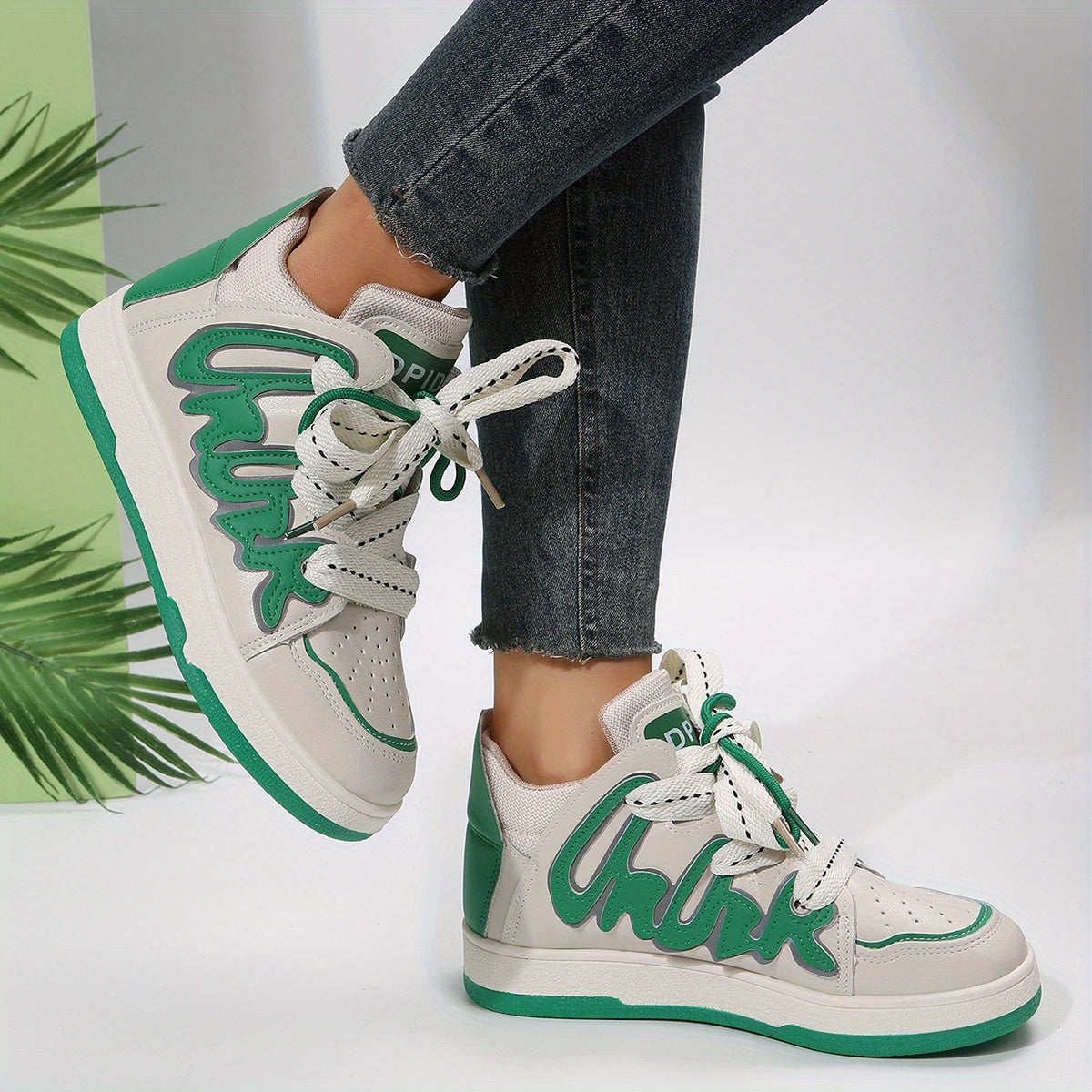 Women's Platform Skate Shoes Round Toe Lace Up Mid Top Sneakers