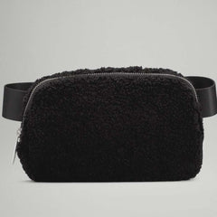 Stay Warm & Stylish This Winter with the Perfect Waist Bag for Outdoor Sports
