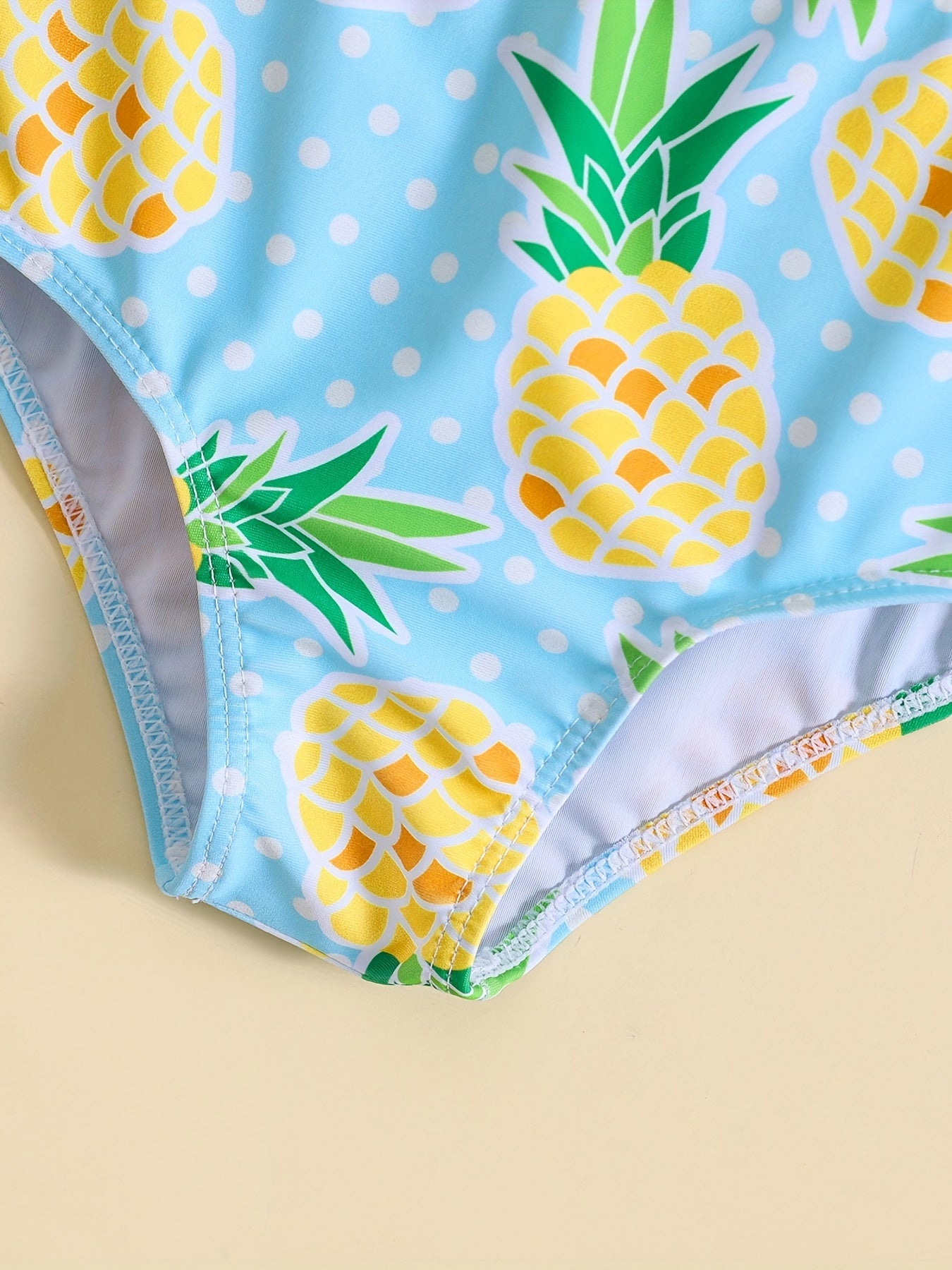 2pcs Girls Ruffled Trim Cami Top & Pineapple Shorts Bikini Set