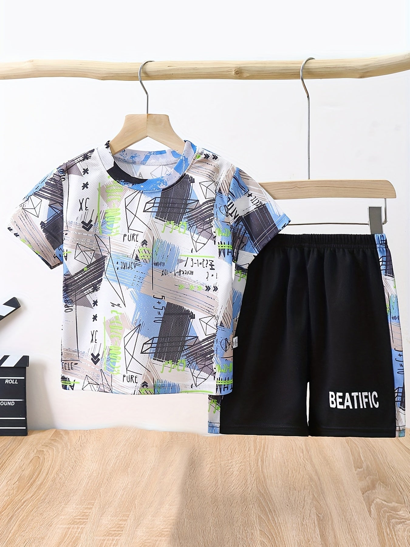 2pcs Boys Graffiti Short Sleeve Tees & Short Set Summer Kids Outfits
