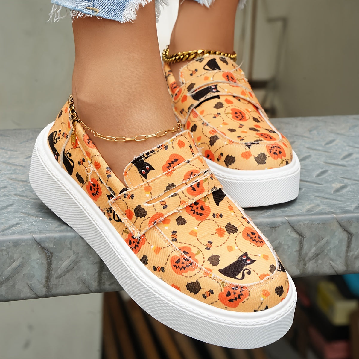 Women's Cat & Pumpkin Print Sneakers Casual Low Top Halloween Shoes