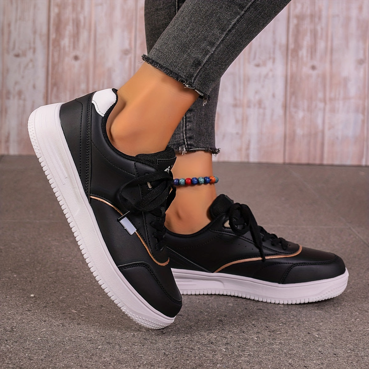 Women's Non Slip Lace Up Low Top Sneakers