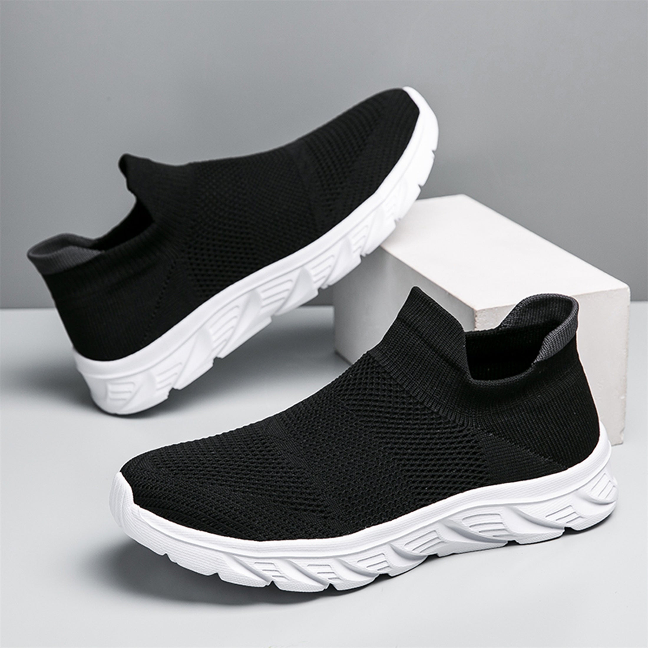 Men's Slip On Casual Shoes Breathable Shock Absorbing Travel Jogging