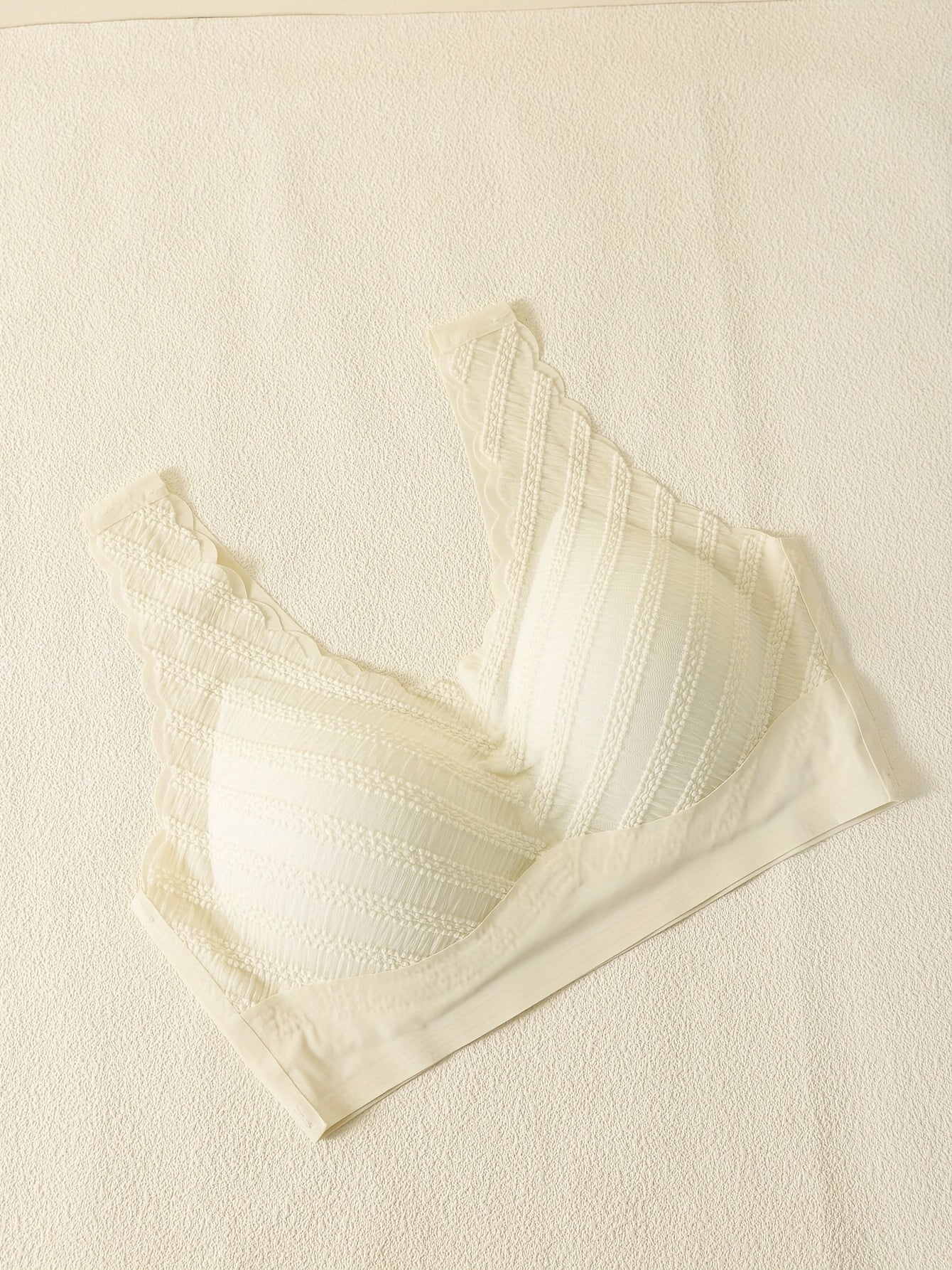 Scallop Trim Wireless Push Up Bra Comfy & Breathable Women's Lingerie