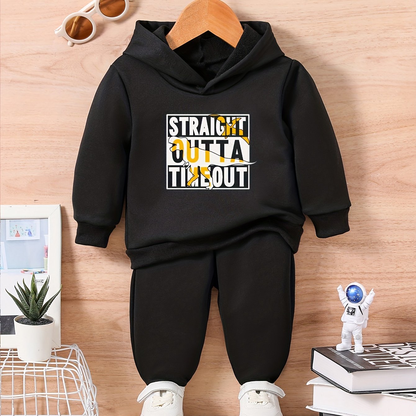Kids Letter & Dinosaur Sweatshirt & Trousers Set for Fall Winter