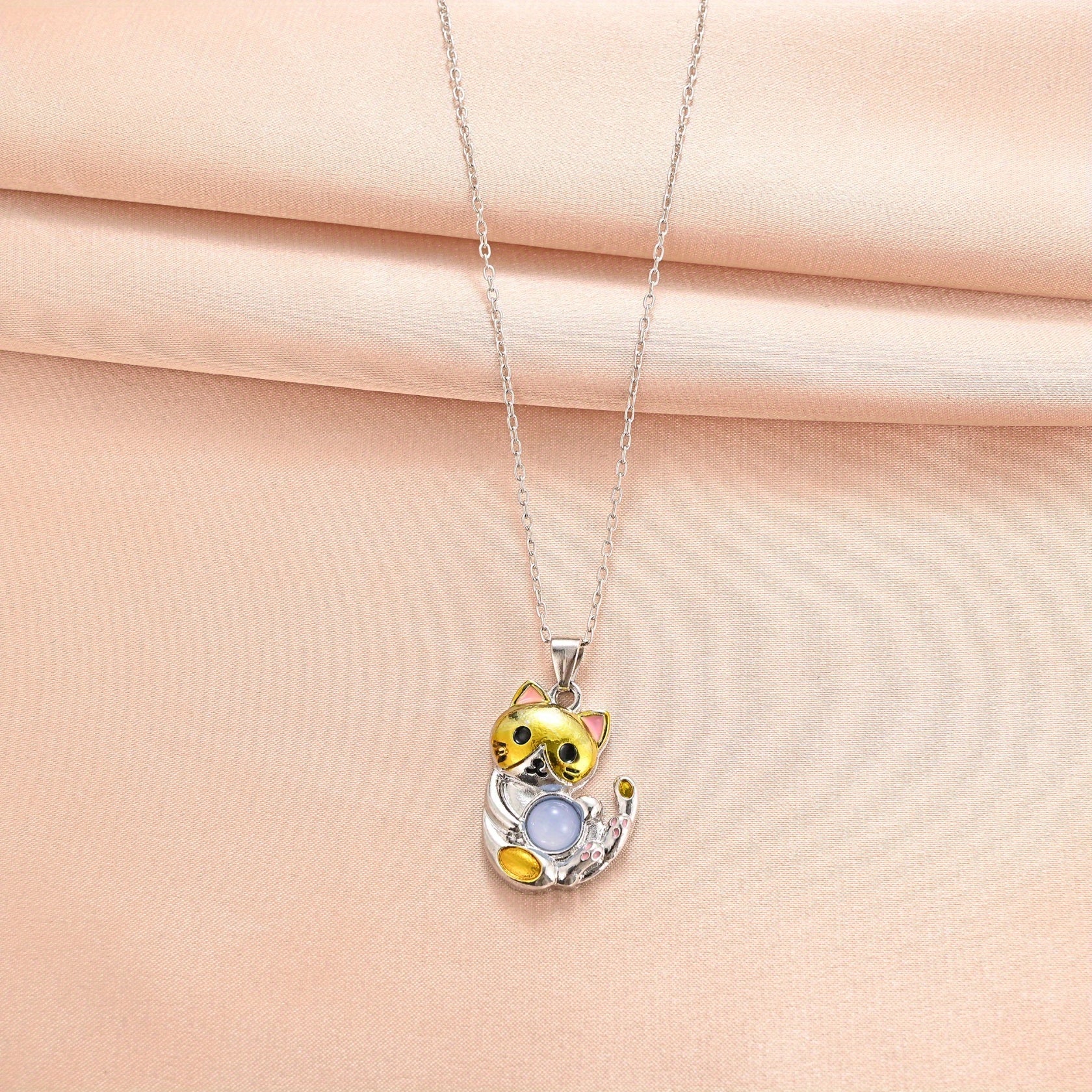 Yellow Cat Necklace Men And Women Banquet Jewelry Couple