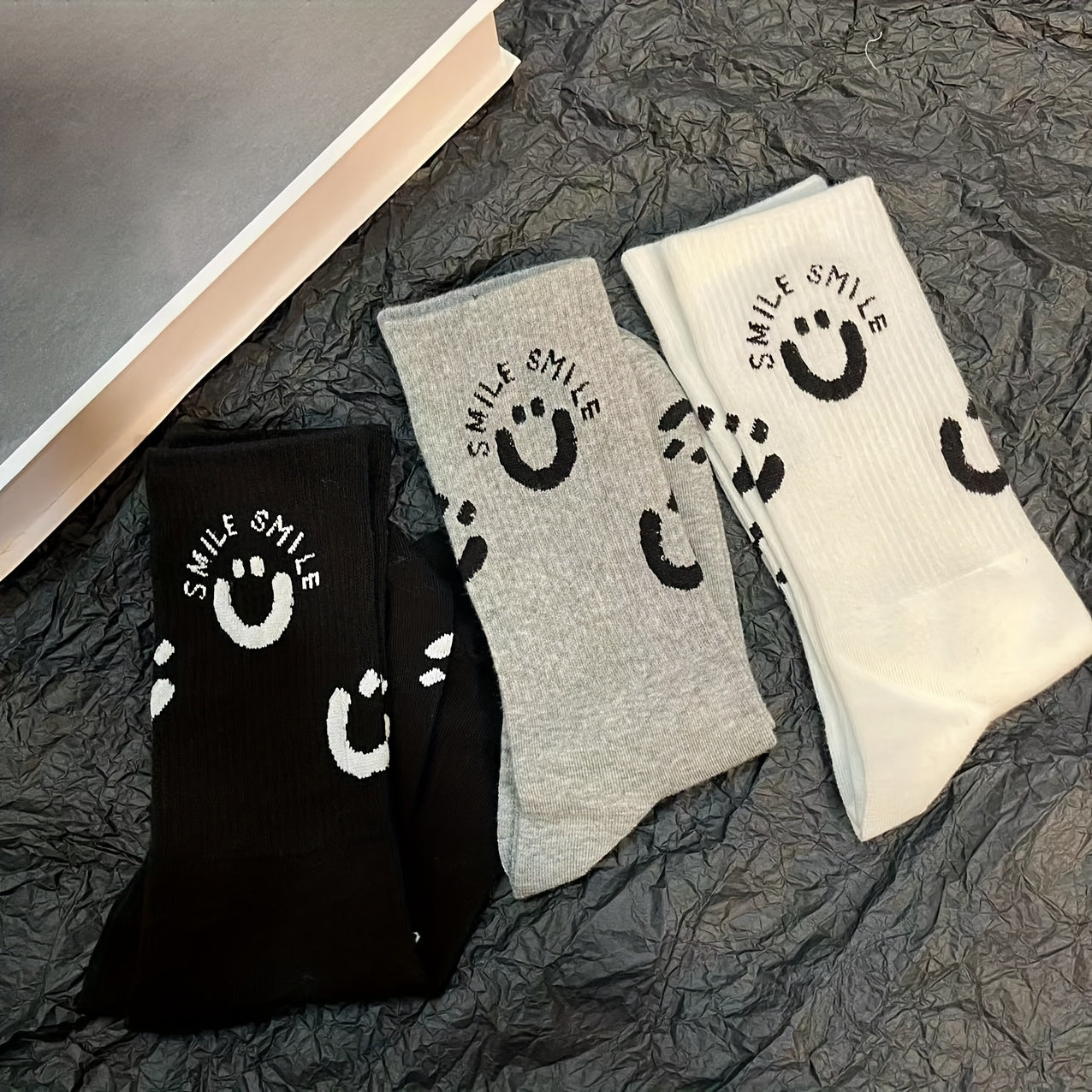 3 Pairs Smiling Face Print Socks Mid Tube Women's Stockings