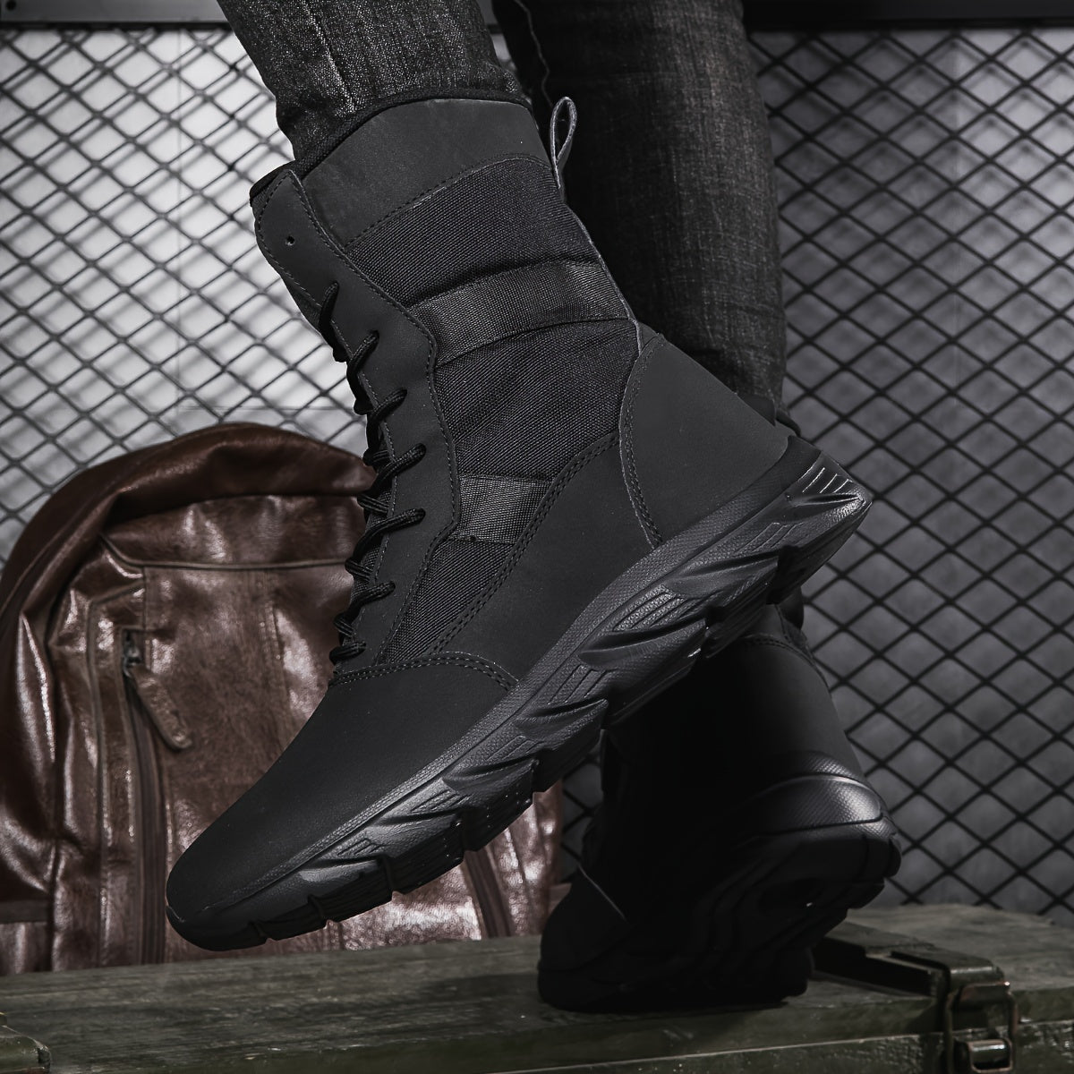 Men's Solid High Top Tactical Work Boots for Outdoor Hiking