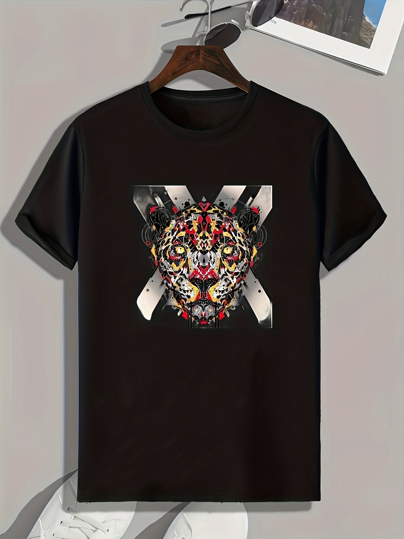 Leopard Pattern Men's Sports T-shirt, Fitness Outdoor Wear, Gift