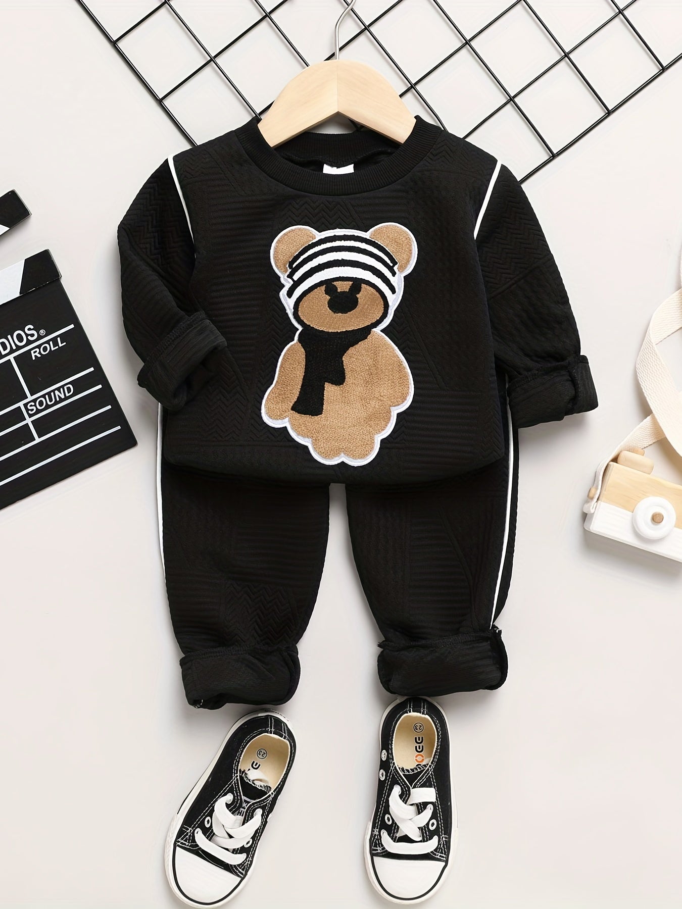 Boys Bear Print Knit Pants Suit for Spring and Autumn