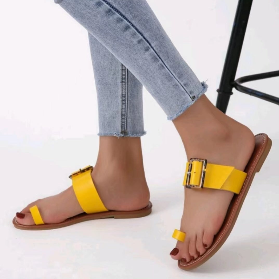 Women's Toe Loop Flat Sandals with Buckle - Retro Style