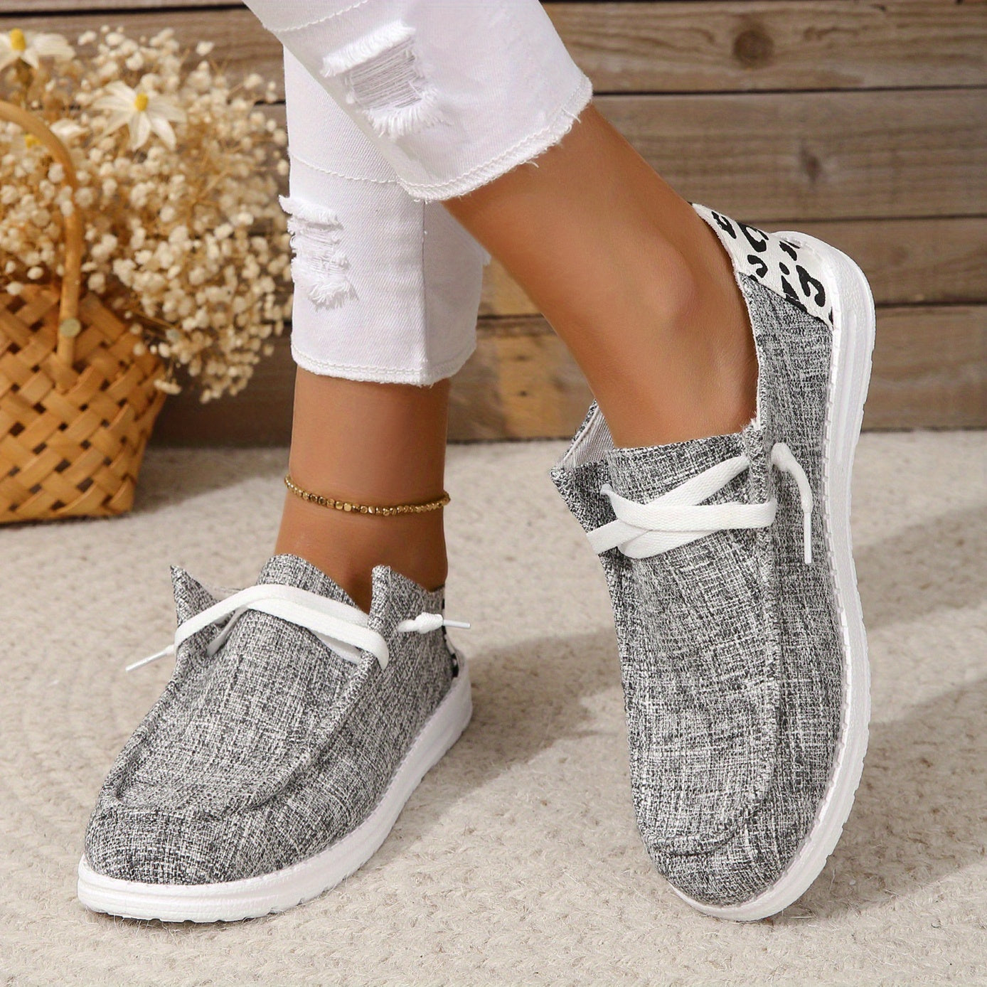 Leopard Print Canvas Low Top Sneakers Lightweight Lace Up Outdoor Shoes