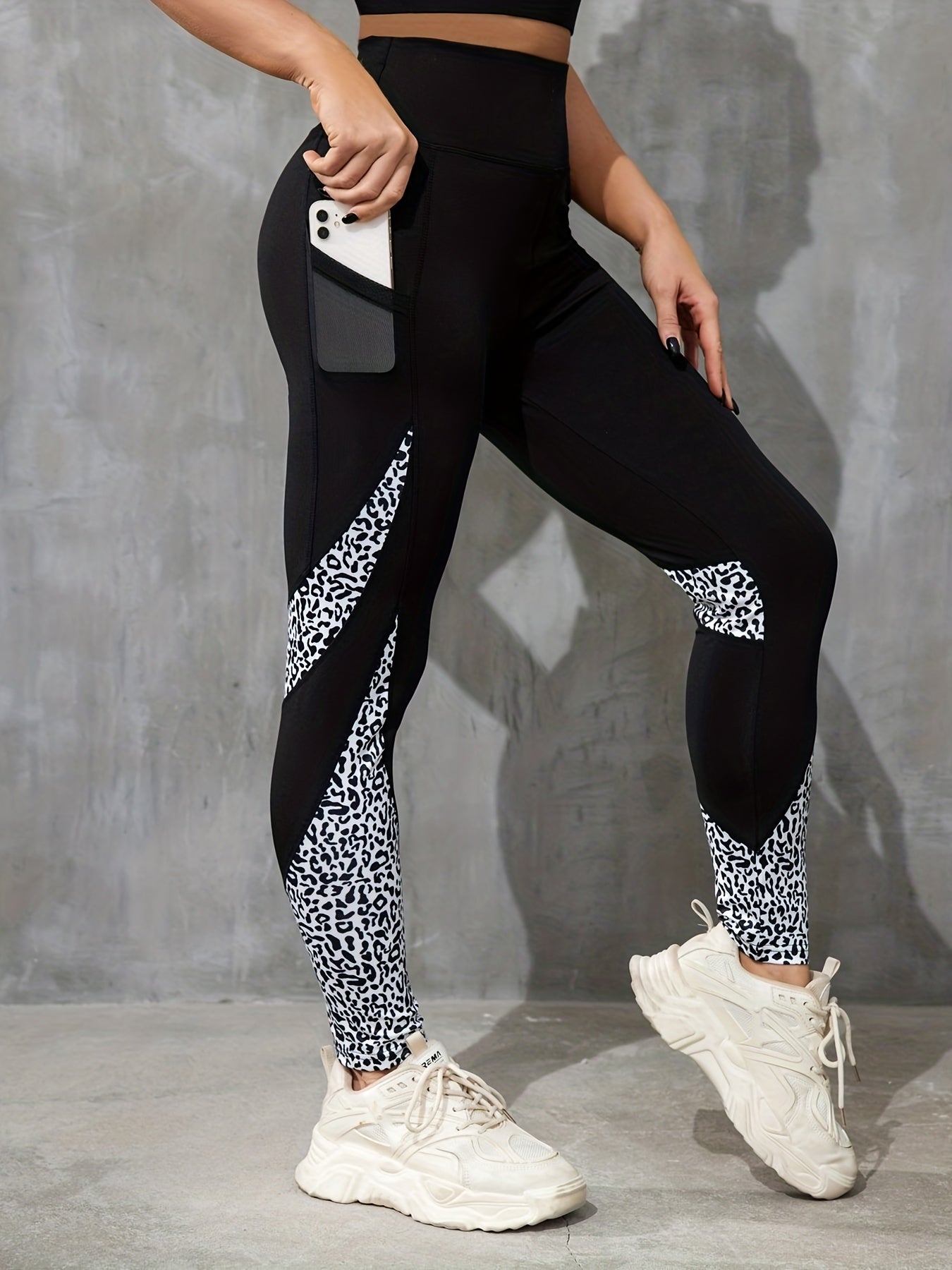 Women's Letter Print Leggings with Hip Lifting Side Pocket for Sports & Casual