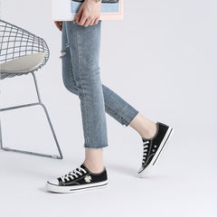 Women's Daisy Embroidered Canvas Sneakers Lace Up Flat Shoes