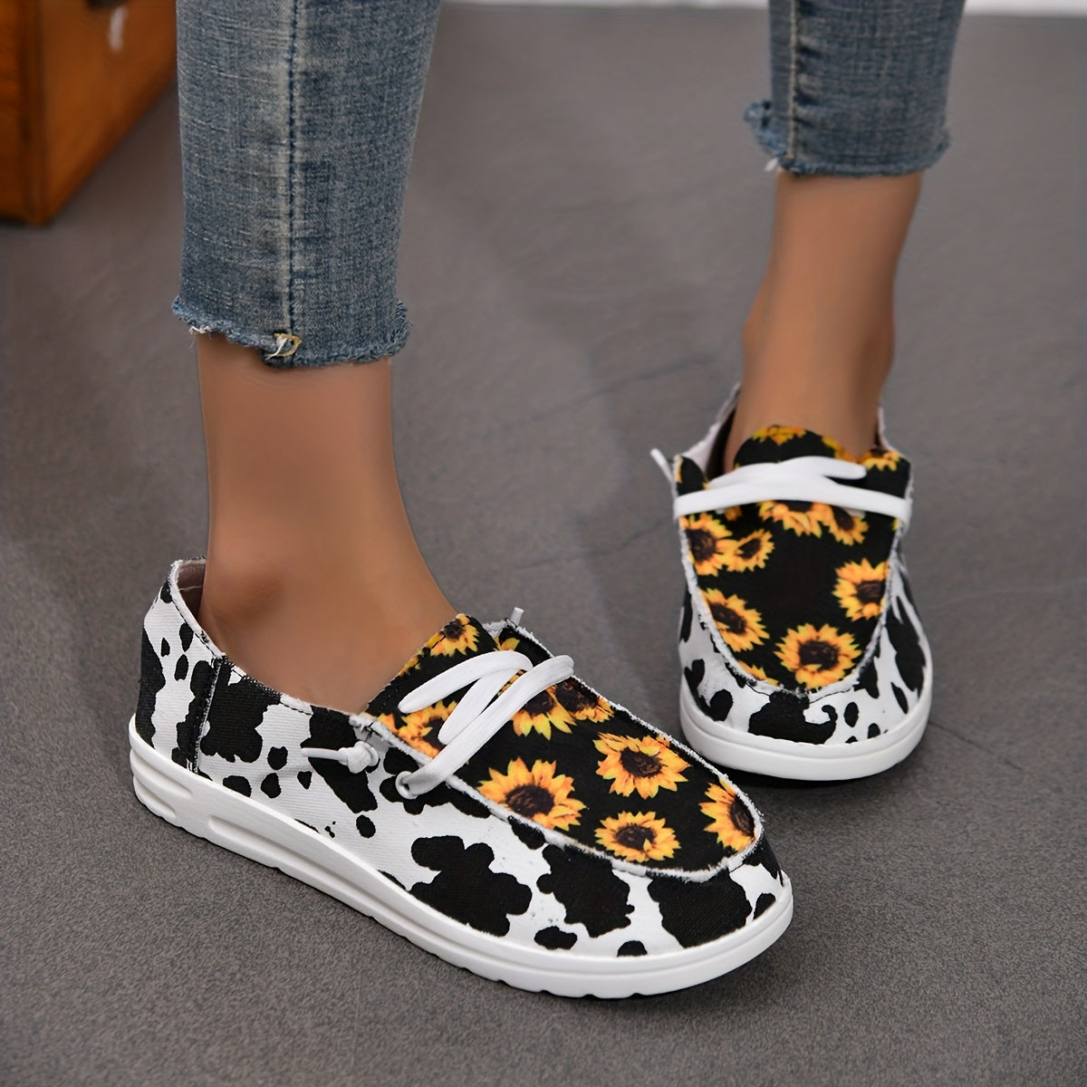 Chrysanthemum & Cow Print Canvas Shoes Low Top Lace Up Round Toe Lightweight