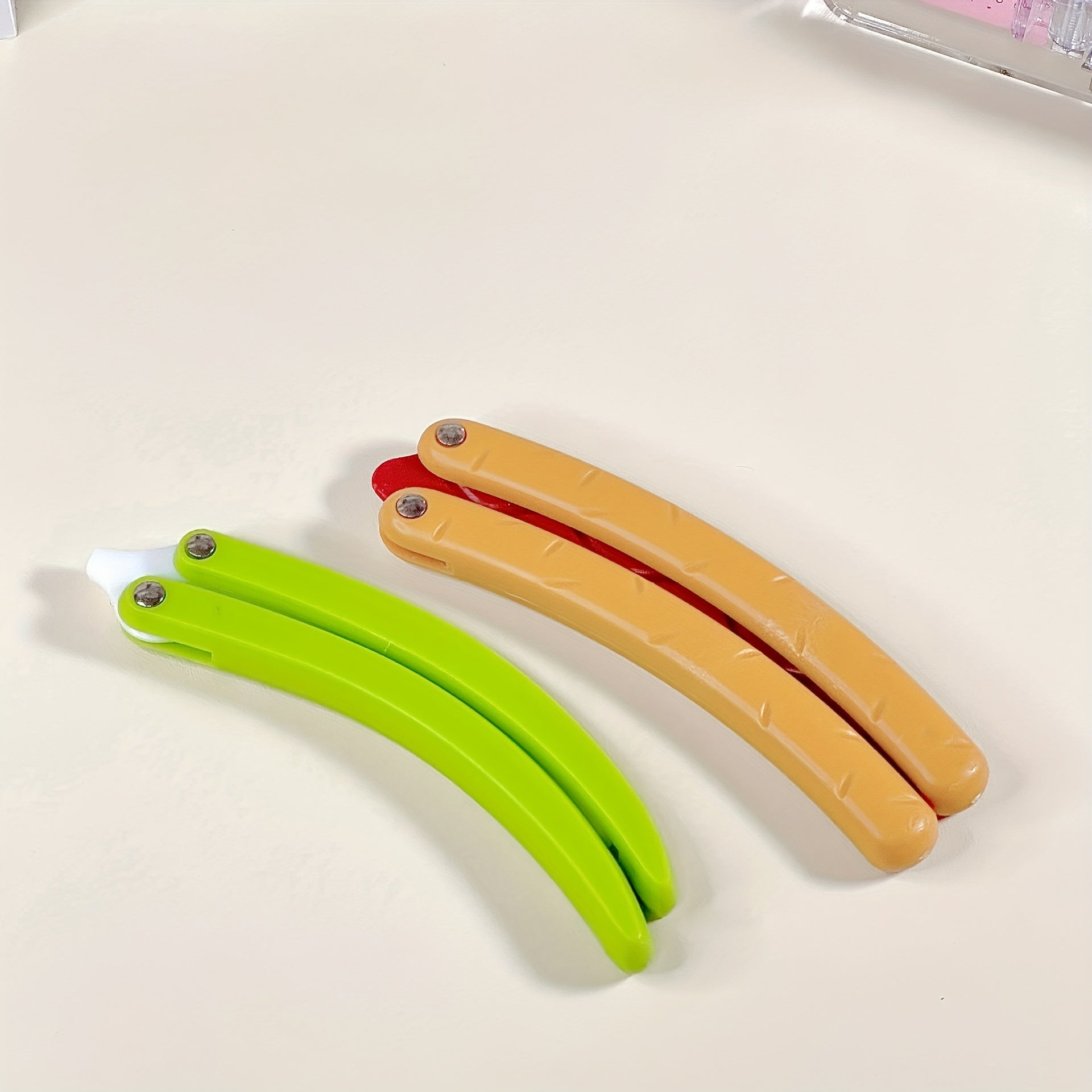Gravity 3D Banana Sausage Butterfly Model Toy