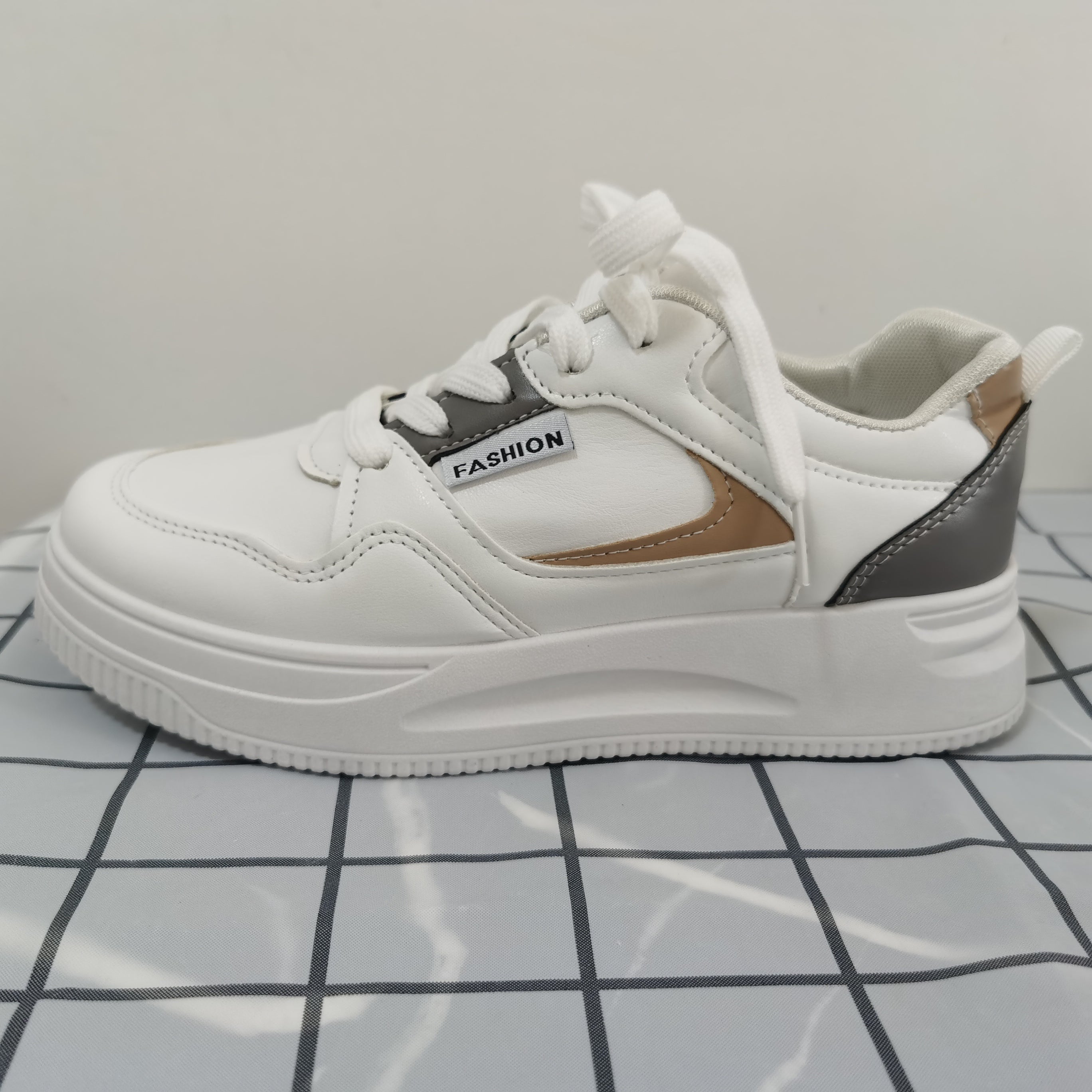 Women's Low Top Lace-Up Skate Shoes Colorblock Sneakers